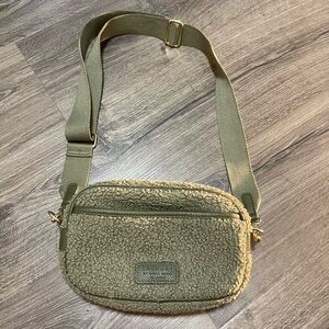 Laundry By Shelli Segal Green Crossbody Bag with Textured Finish